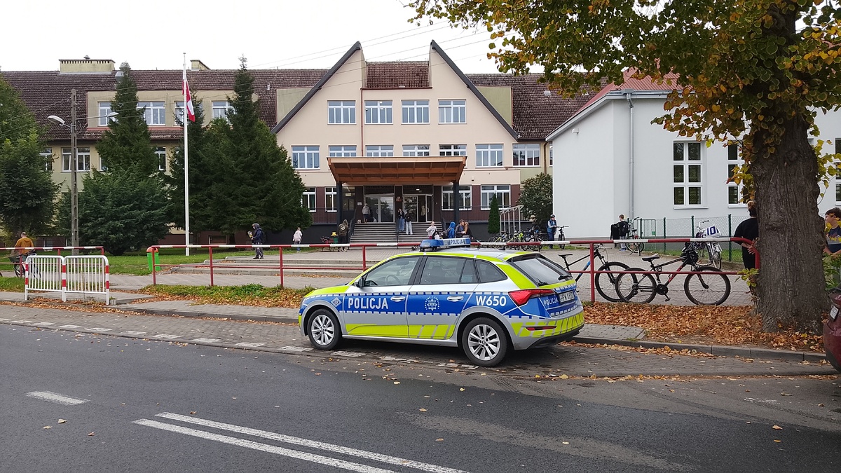 Wzmocnienie działań policji w rejonie szkół w Pyrzycach i Lipianach